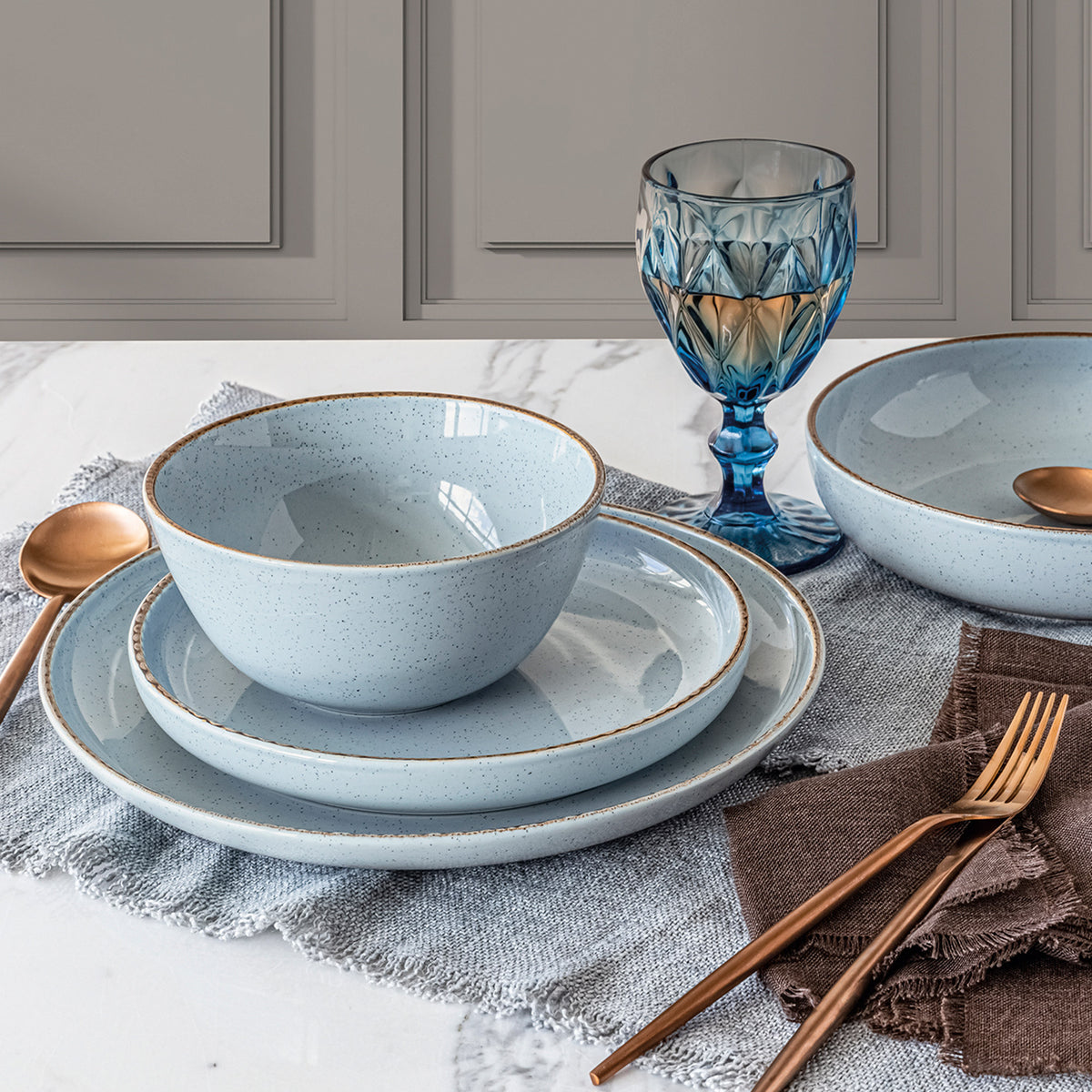 Over&Back Options 16-Piece Dinnerware Set