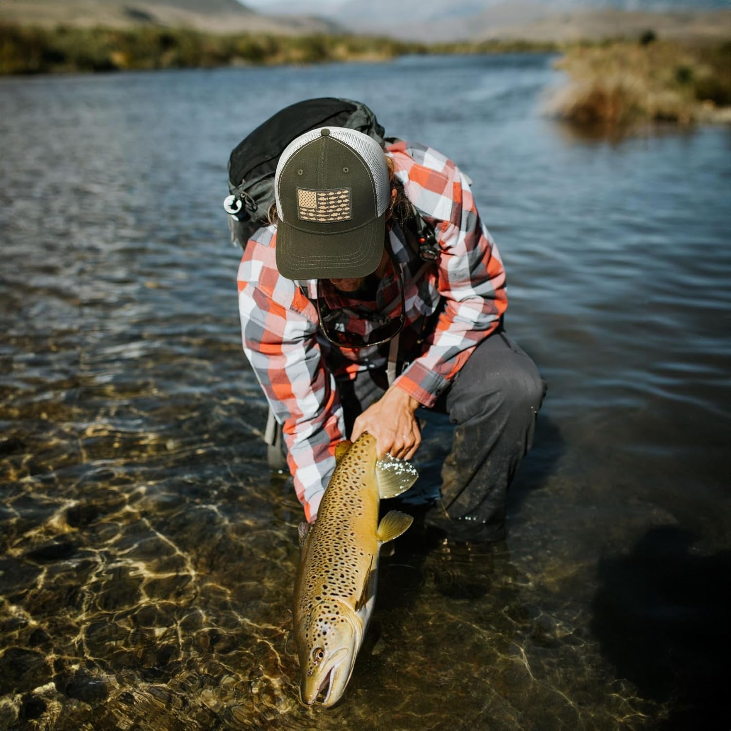 American Fish Flag Trucker Hats - Fishing Gifts for Men - Outdoor Snapback Fishing Hats Perfect for Camping and Daily Use